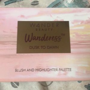 Blush and highlighter palette